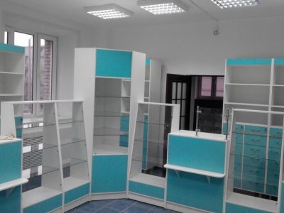 Торговое оборудование и мебель для Аптек